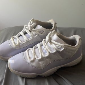 Jordan 11 Low purple